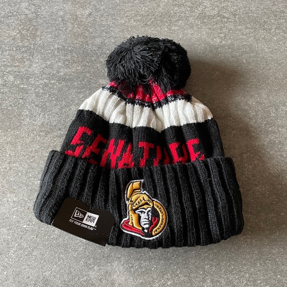 PRICE IS FIRM Brand new Ottawa Senators beanie - Picture 1 of 1